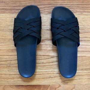 Rothy’s midnight sky slip on sandals size 10